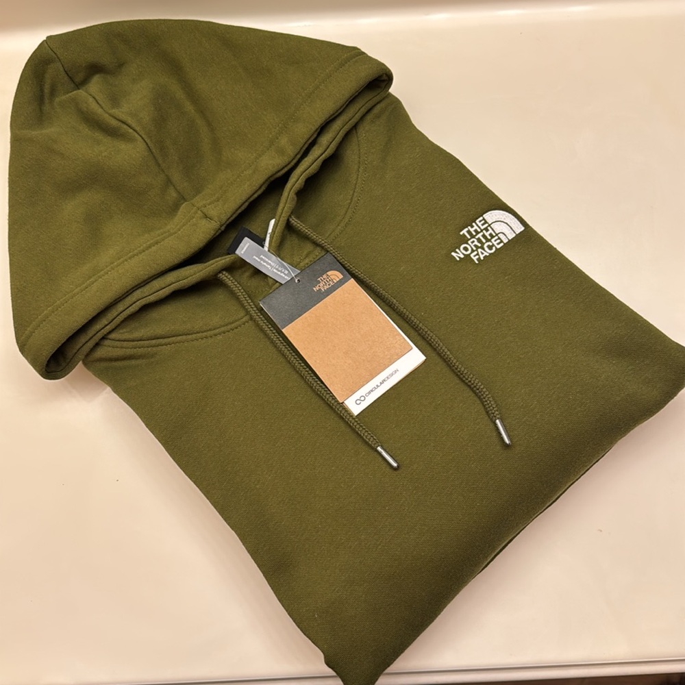 The North Face Men’s Hoodie Pullover